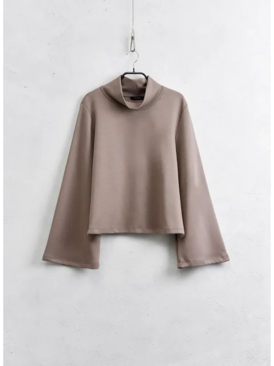 maglia-con-collo-alto-.webp