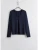 maglia-con-scollo-a-v.webp