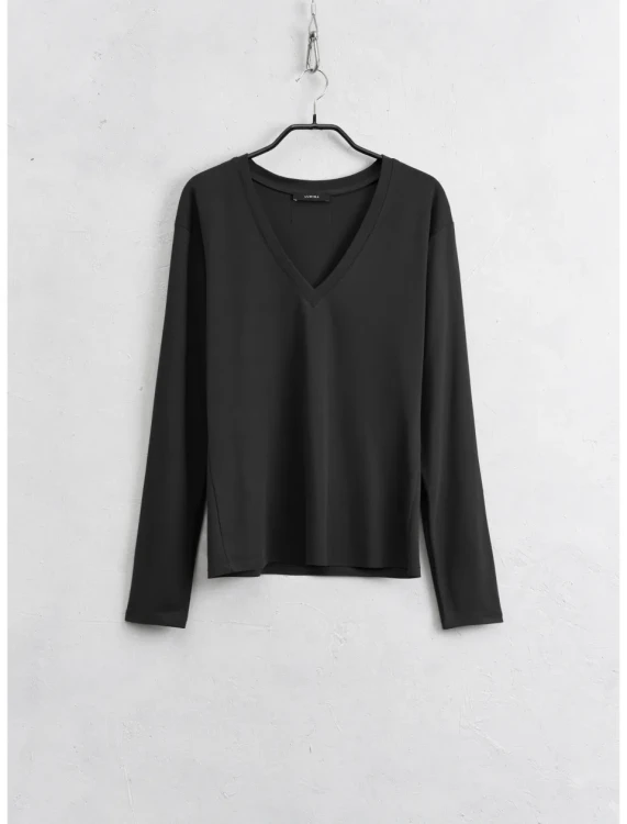 maglia-con-scollo-a-v (2).webp